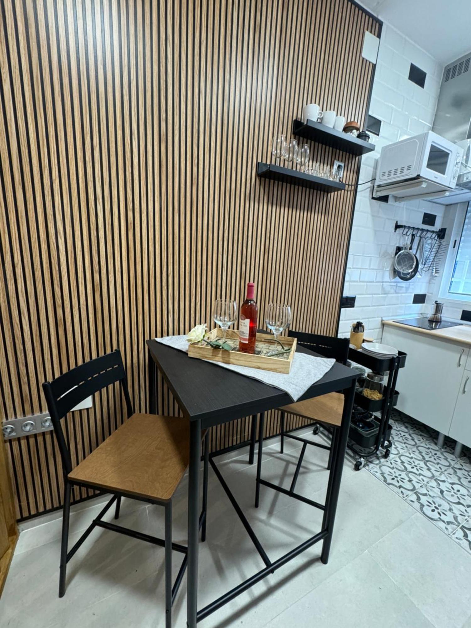 Vistalegre! Pequeno Y Fantastico Loft Cerca Del Metro Apartment Madrid Luaran gambar